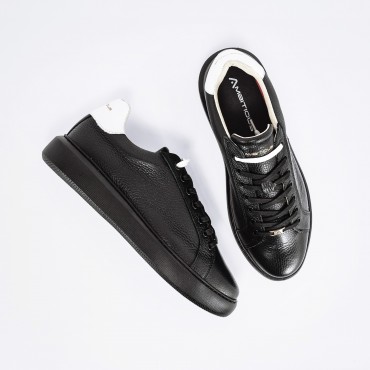 Sneaker in Pelle Col. Nero